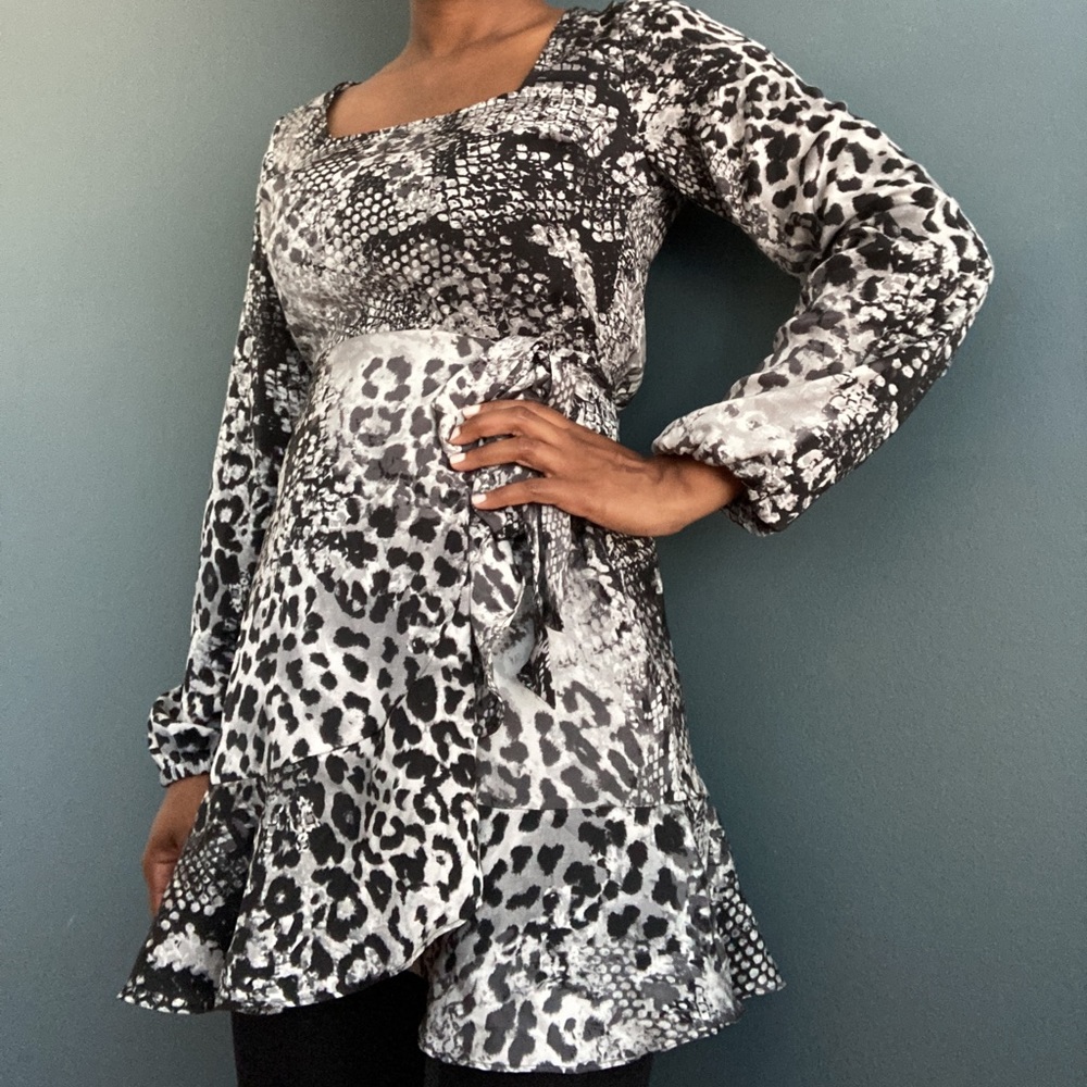 EXPRESS TIE WAIST RUFFLE DRESS - Picture 2 of 4
